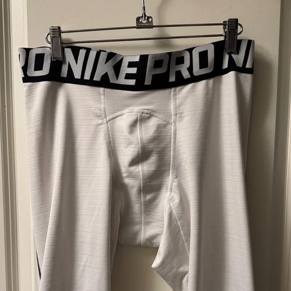 Nike Pro White Leggings with Black Trim - Picture 6 of 8